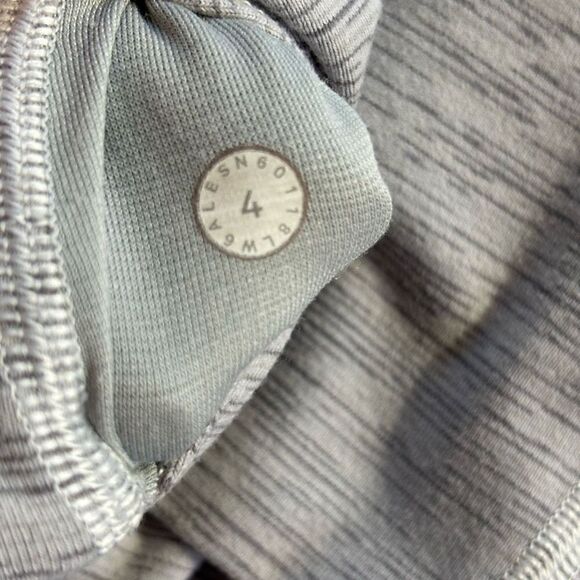 Lululemon Wunder Under Crop gray size 4 - Picture 8 of 11